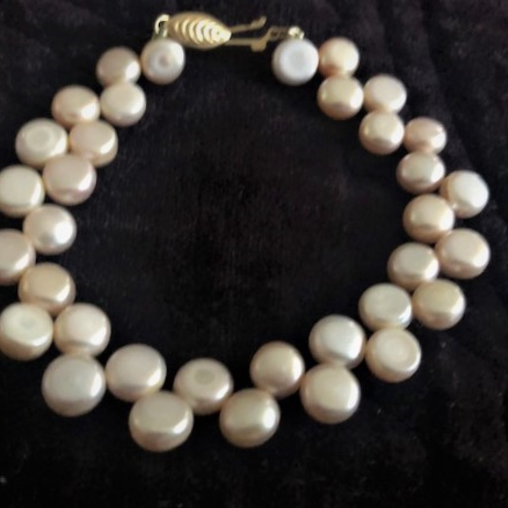 New Pink Pearl Bracelet in Original Box